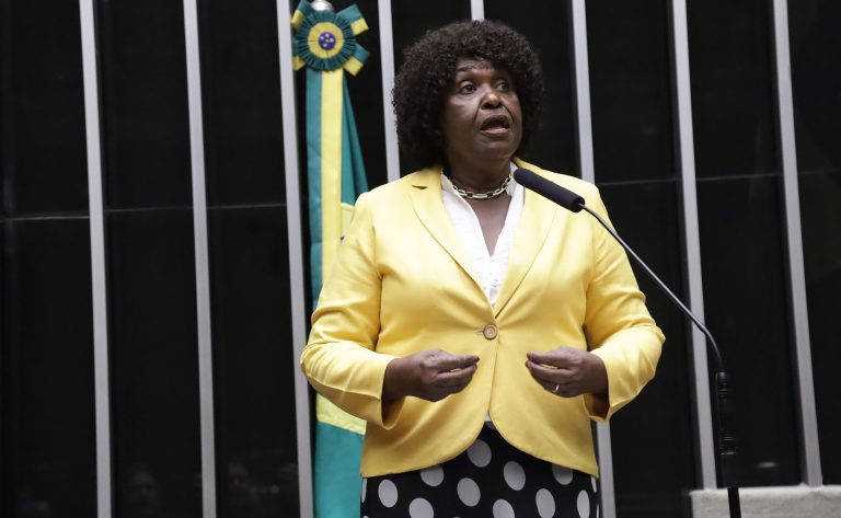 Câmara aprova acordo da OIT sobre responsabilidades familiares