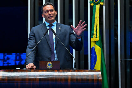Senado aprova PEC que altera escala de trabalho 6x1