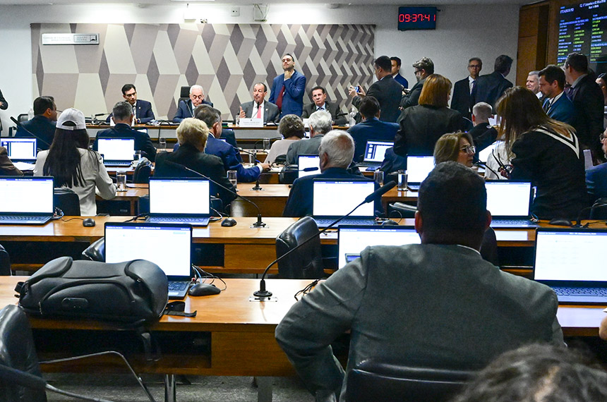CCJ do Senado aprova penas mais rígidas para maus-tratos a animais