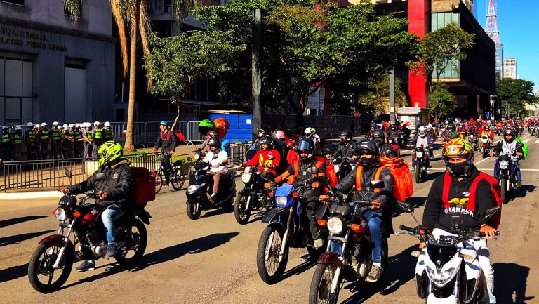 Comissão mista adia votação de regras para motoboys