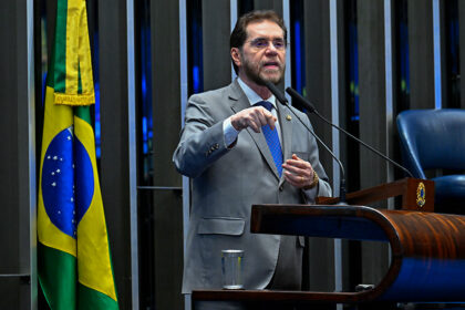 Plínio Valério pede impeachment de Alexandre de Moraes