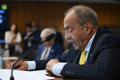 Comissão aprova inflação como teto para reajuste de energia