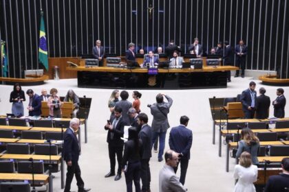 Congresso aprova fim de imposto para compras internacionais até 50 dólares