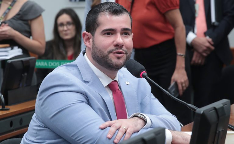 Comissão da Câmara aprova protocolo nacional para jovens desaparecidos