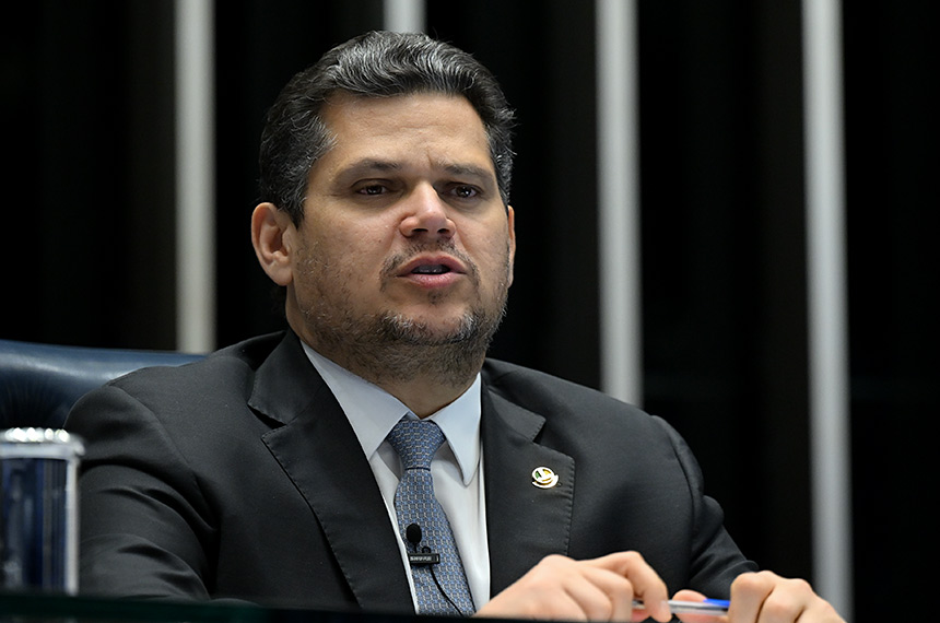 Ibama autoriza perfuração de três poços de petróleo no Amapá
