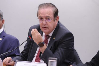 CCJ aprova extensão de estágio após conclusão de curso superior