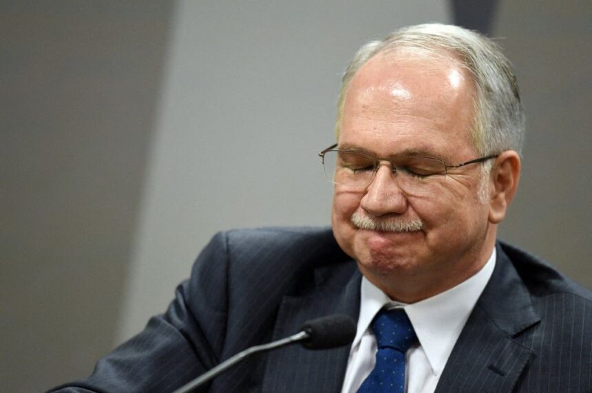 Ex-presidentes do STF pedem sessão pública para apurar crise interna